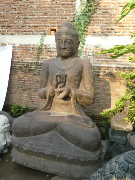 Product image 3 of the product “Sitting Buddha - Indian style. 240cm height. Painted in the color antique finish 240 cm”